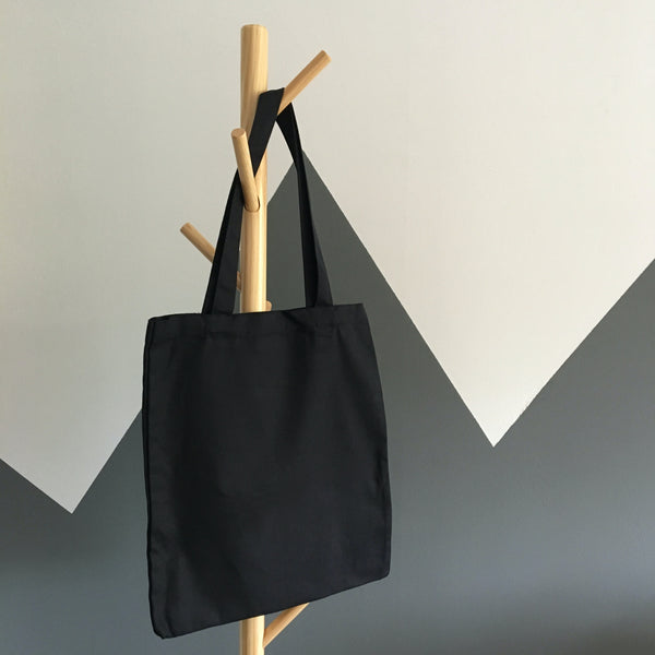 5-WAYS TO STYLE A TOTE BAG