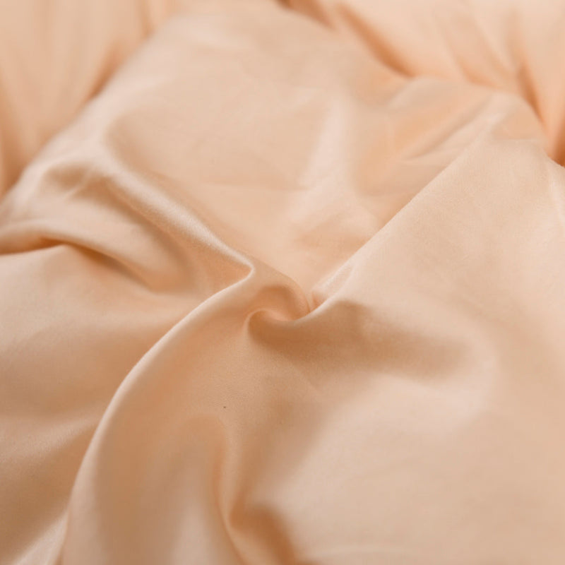 Textural close-up of beige cotton comforter fabric – 600 thread count cotton with silky smooth finish | LINKORI