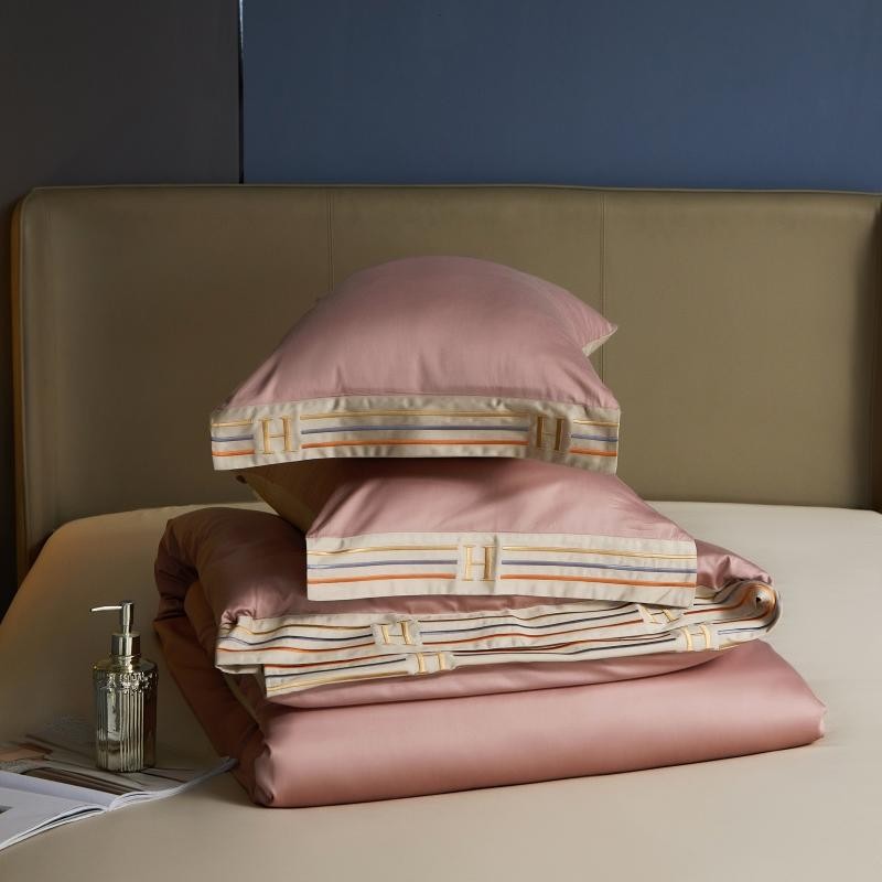 Pink Satin Duvet Cover Set – 100% Egyptian Cotton, Ultra-Soft & Breathable (4-Piece Set) + FREE Gift! - LINKORI