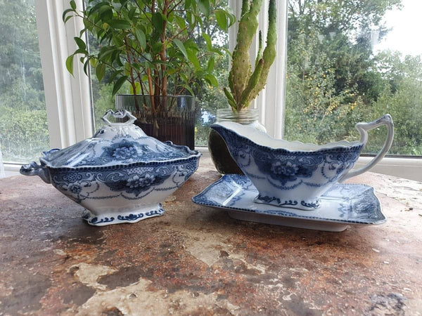 Vintage gravy bowl candles