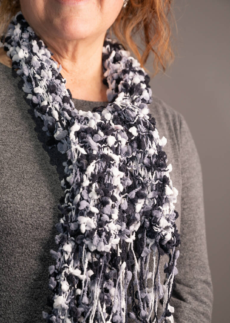 Black and White Chunky Knit Scarf