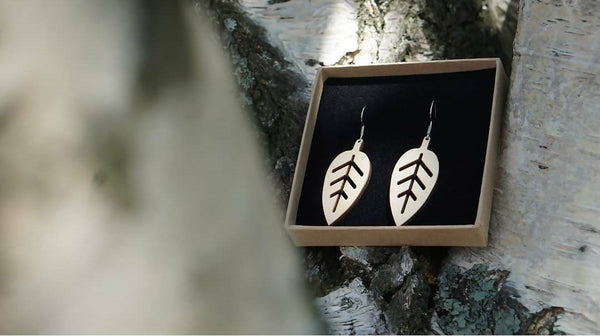 Pihlaja earrings (light)