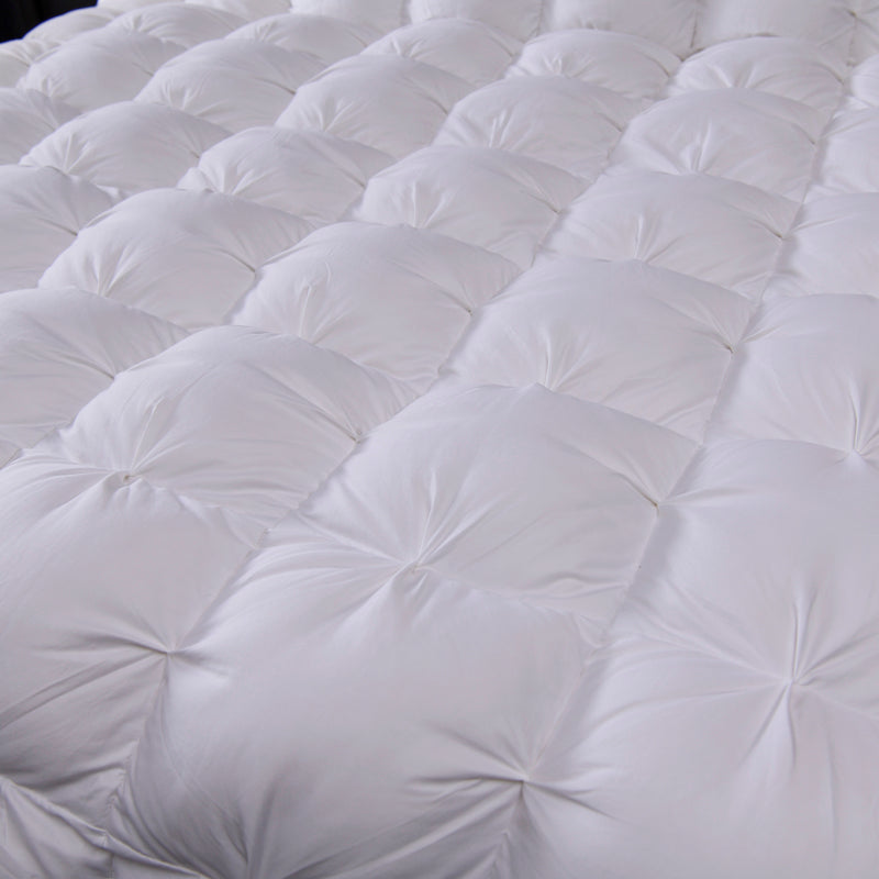 White Luxurious Quilted Cotton Goose Down Comforter