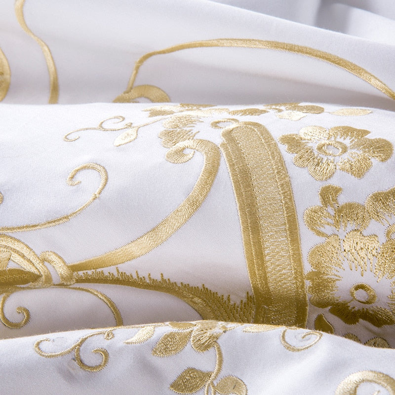 Golden Embroidery Duvet Cover Set – 100% Egyptian Cotton, Ultra-Soft & Breathable (4/7 Piece Set) + FREE Gift!