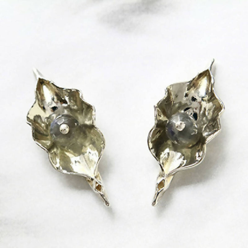 Leaf earring style - silver colour