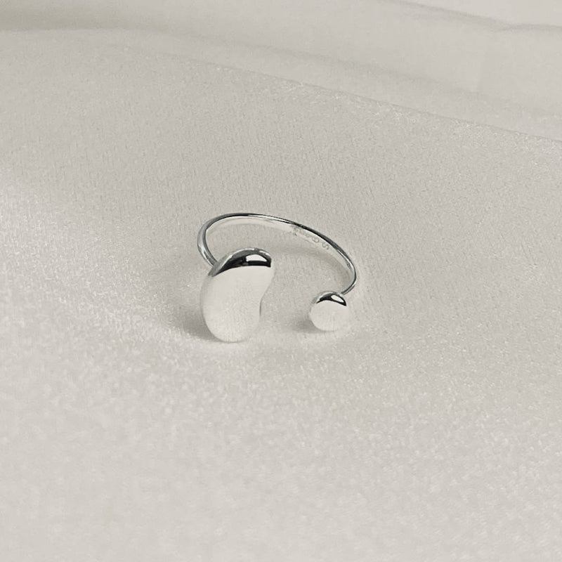 Silver and pearl dew ring