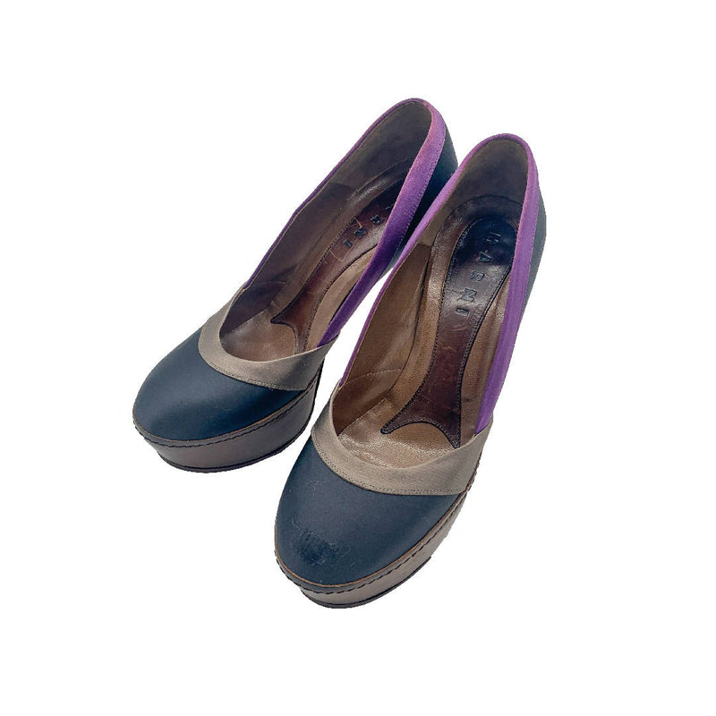 Vintage beautiful silk statin heels pumps by MARNI, made in italy