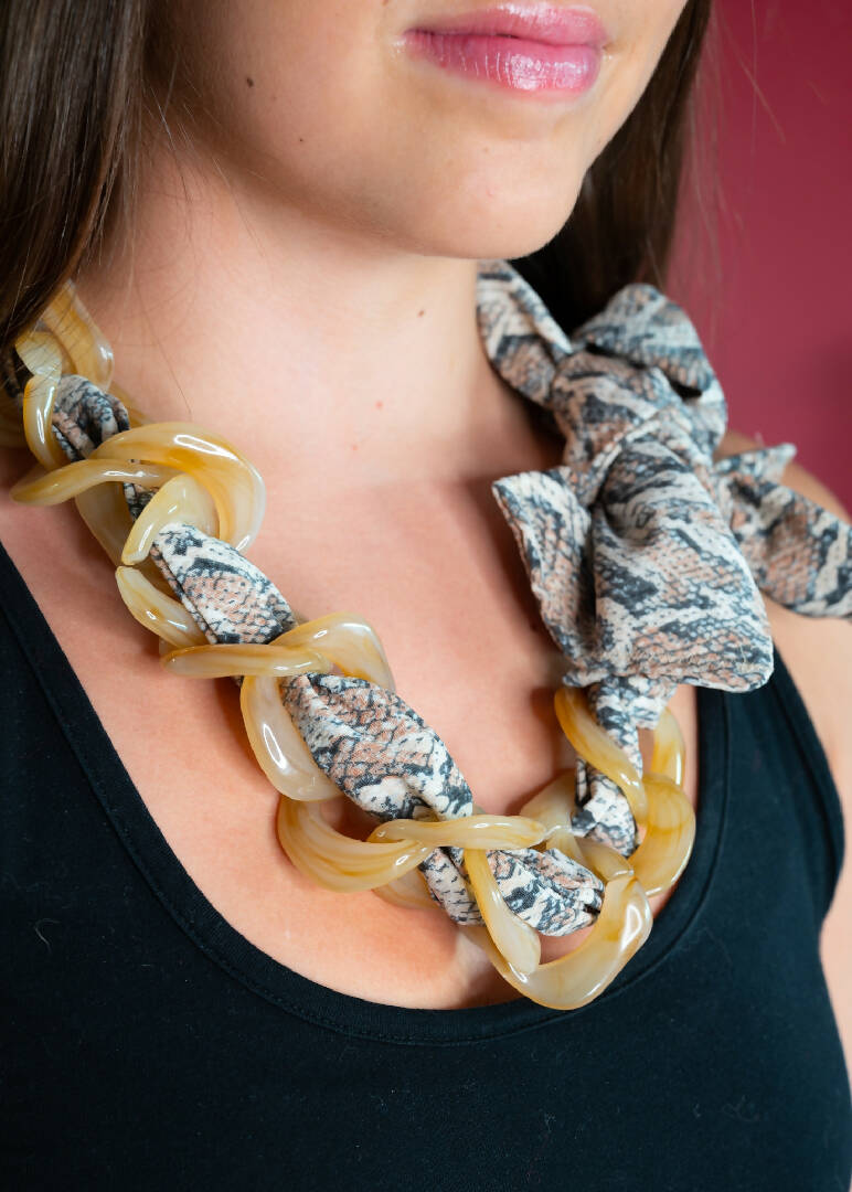 Scarf with Chain-Linked-Necklace