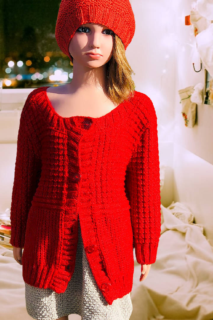 Hand-knitted girl's cardigan in 100% Extrafine Merino