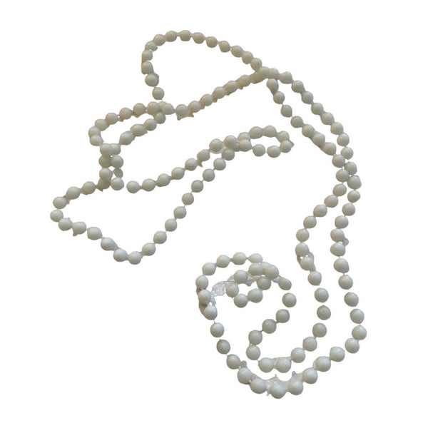 Stylish 1980's Beautiful Vintage White Necklace