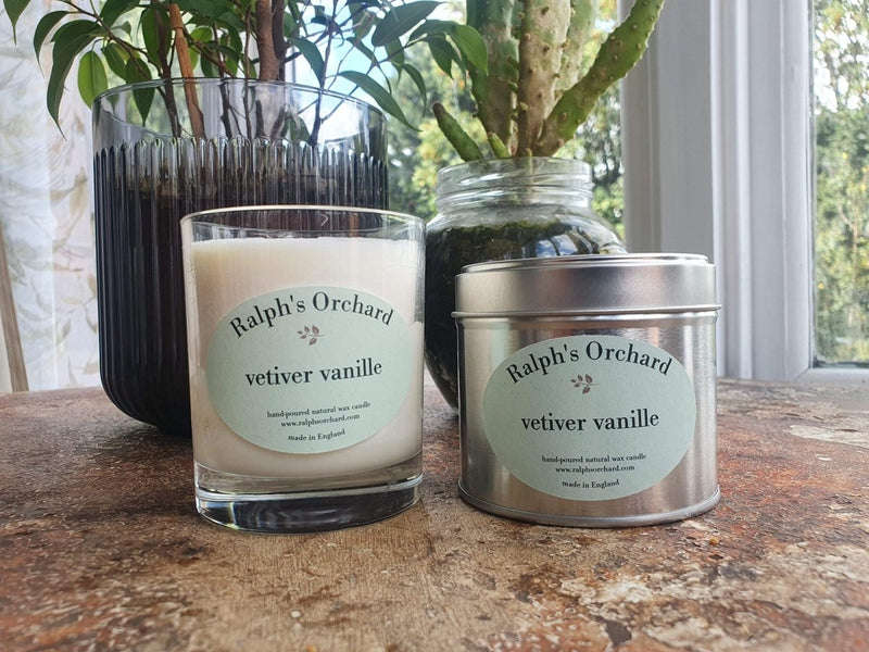 Vetiver Vanille scenetd candle in silver tin